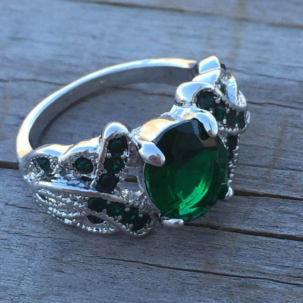 Emerald Green CZ multi green cz fashion ring - Picture 3 of 8
